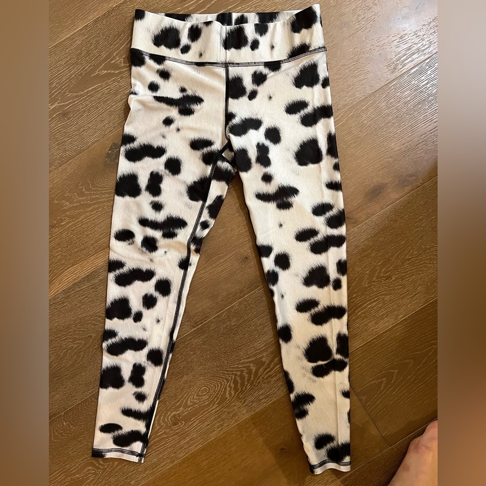 Terez- Womens - Tall Band capri leggings. Hide print. Sz Medium